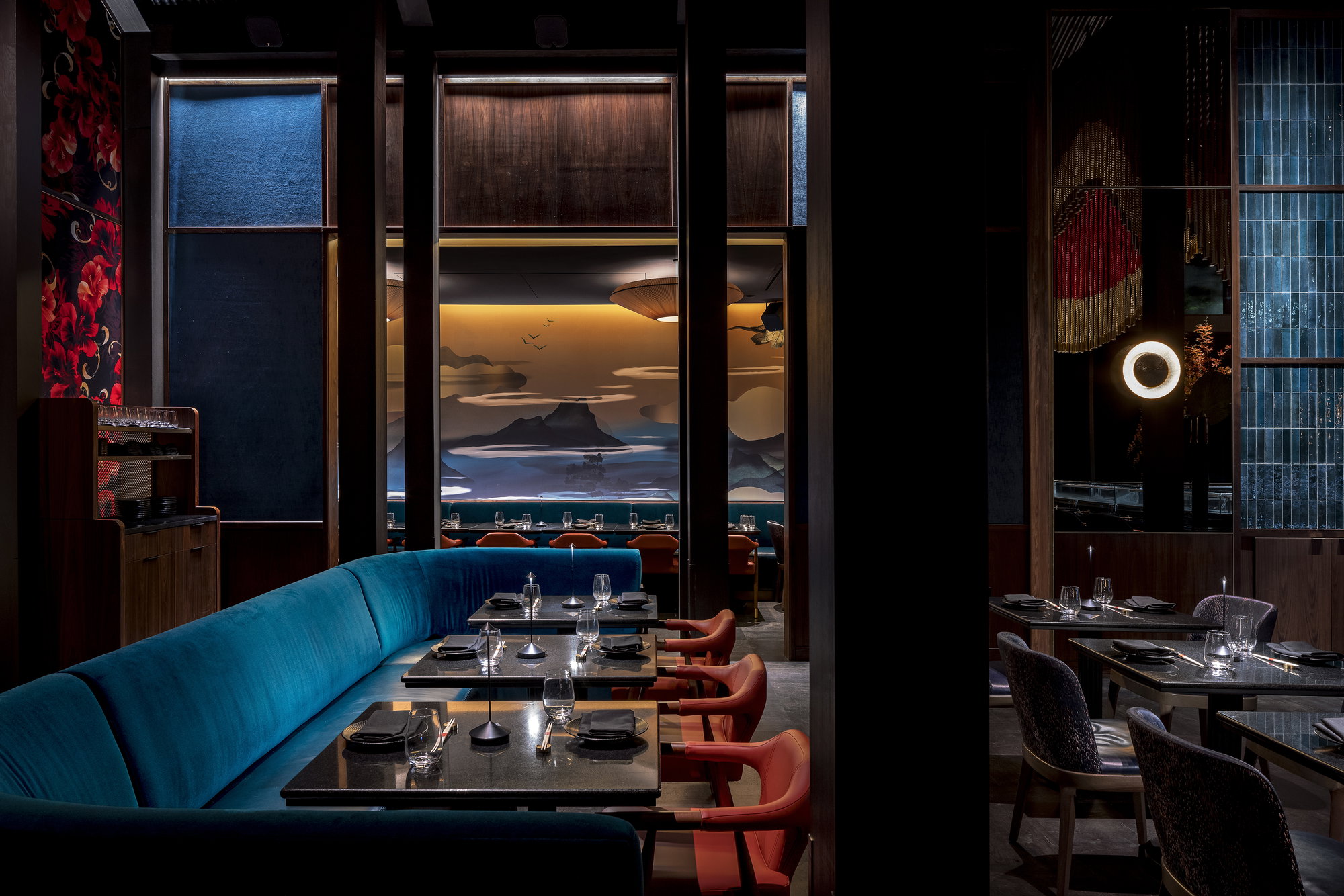 Inside Gekko — the main room