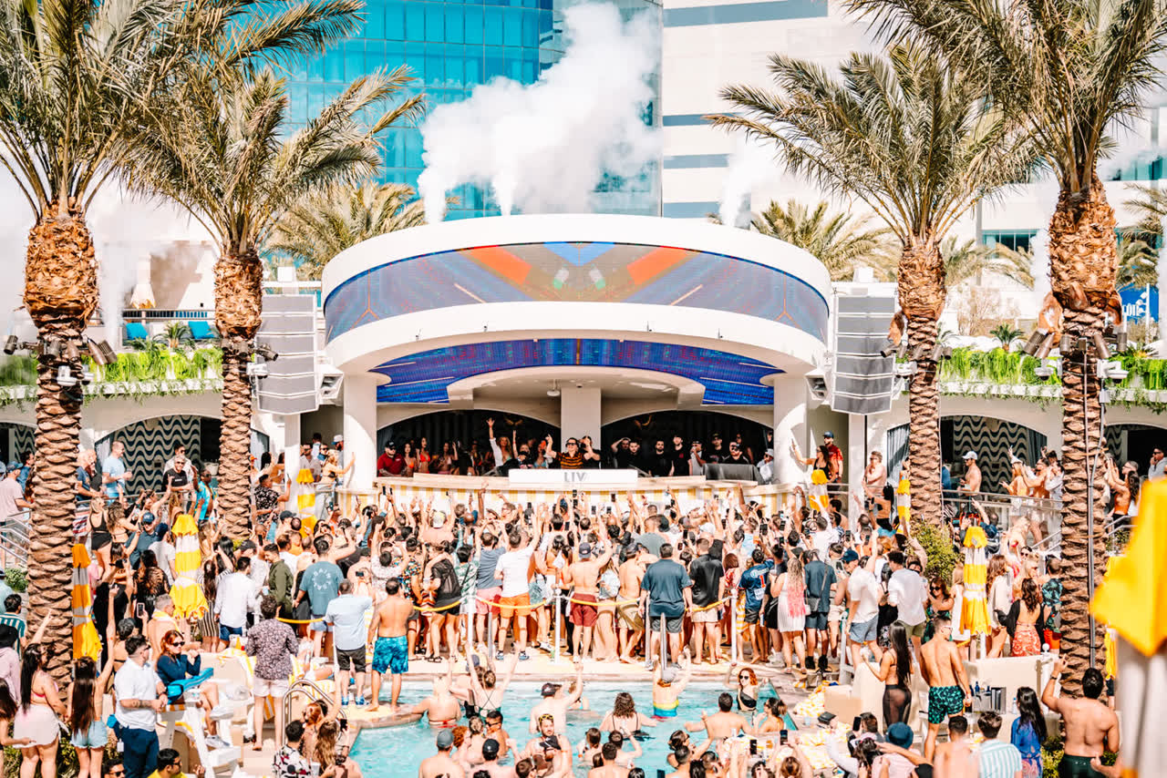 Inside LIV Beach Las Vegas