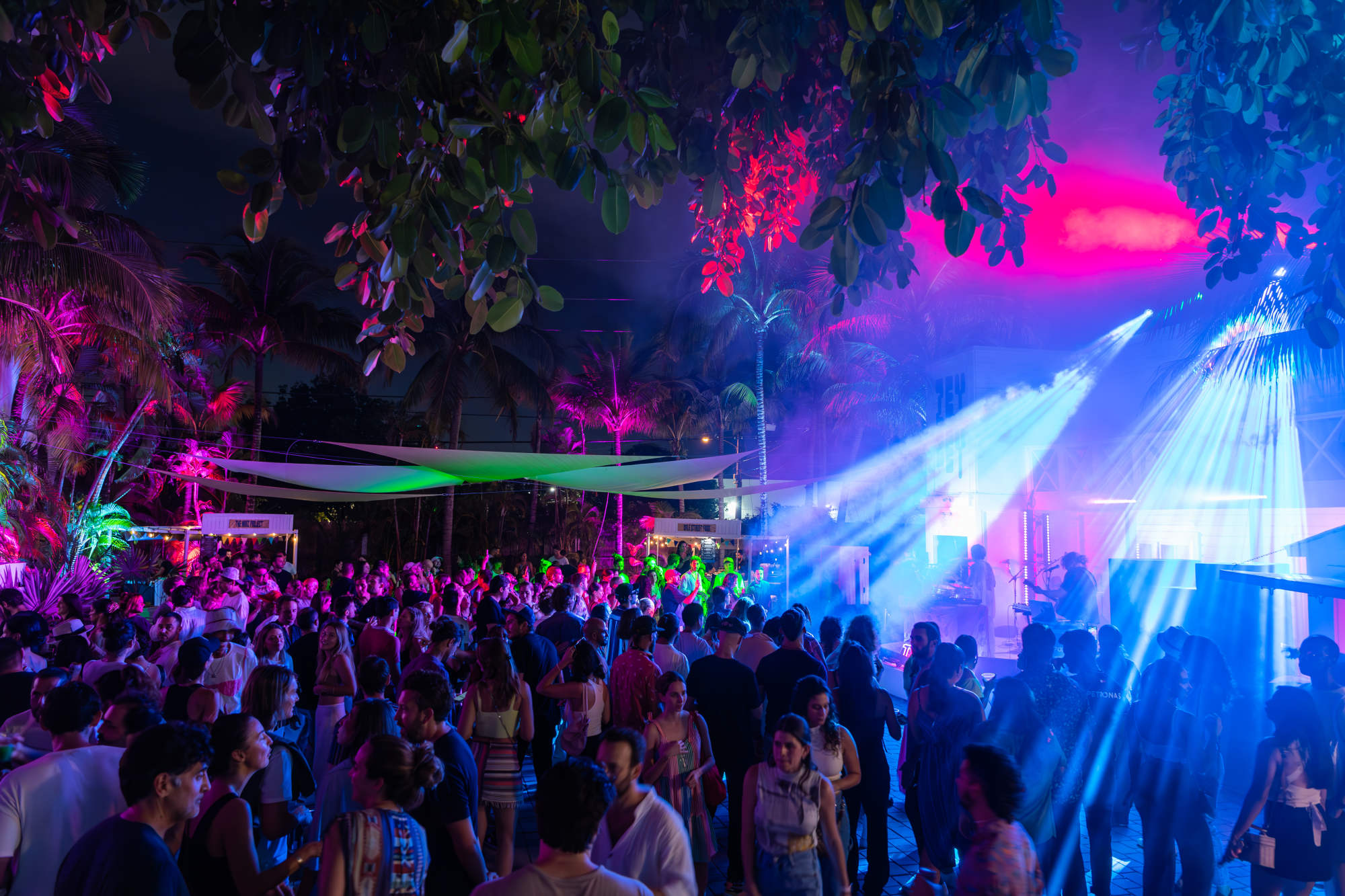 Inside ZeyZey