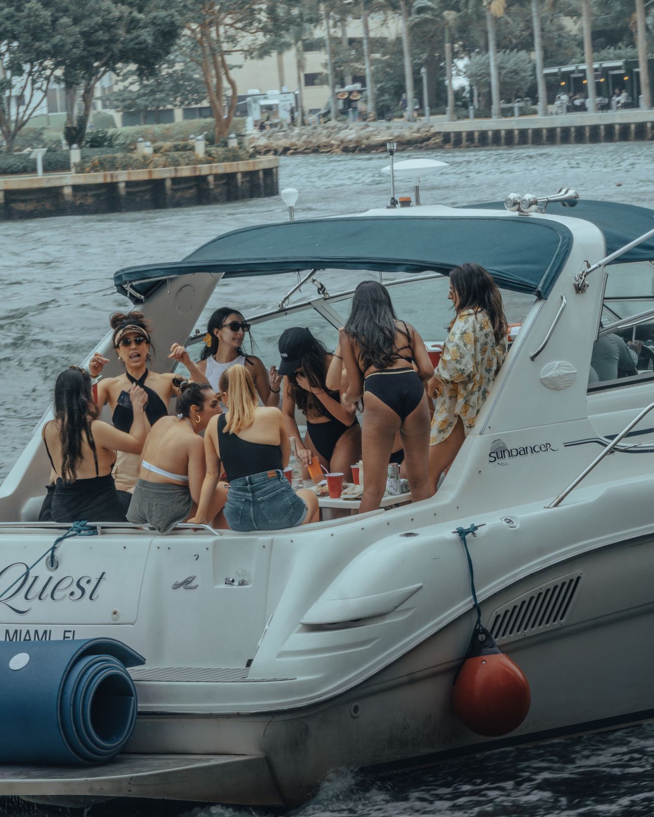 Private yacht charter in Miami 3